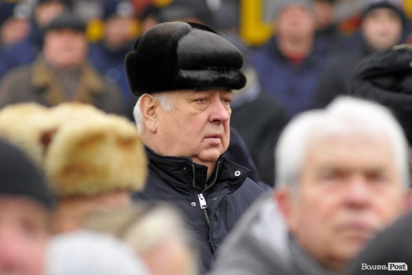 Фото прощання з міським головою Луцька Миколою Романюком