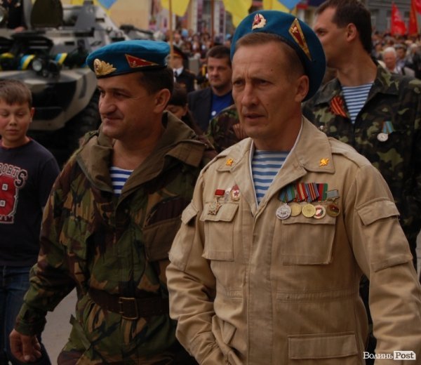 Парад Перемоги у Луцьку пройшов з комуністами і міліцією