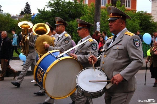 Парад Перемоги у Луцьку пройшов з комуністами і міліцією
