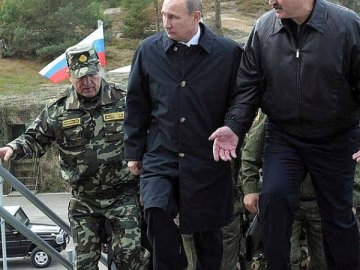 Путін розгортає ядерну зброю в Білорусі, щоб залякати НАТО, – WSJ