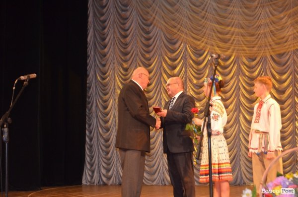 У Луцьку привітали освітян із їхнім професійним святом. ФОТО