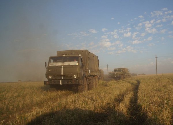 Стрілянина, вибухи, дим. Фото з передової
