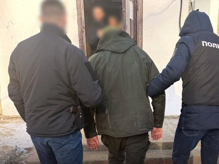 На Волині правоохоронця підозрюють у вимаганні хабаря за зняття з розшуку