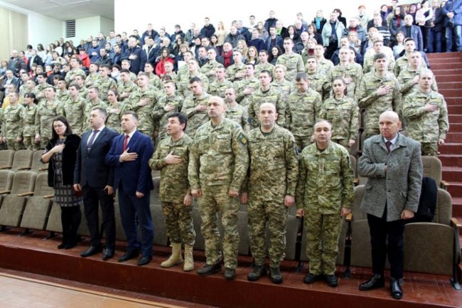 Випускникам луцького університету присвоїли офіцерські звання