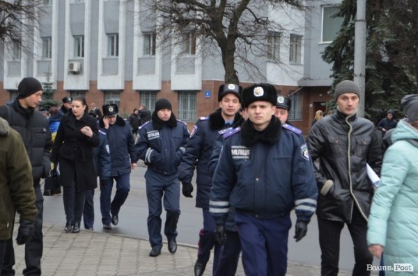 Як пікетували прокуратуру і СБУ учасники Євромайдану в Луцьку. ФОТО. ВІДЕО