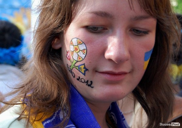 Як у Львові вболівали за Україну в матчі з Францією. ФОТО