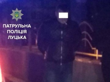 У Луцьку п’яний водій тицяв поліцейським гроші