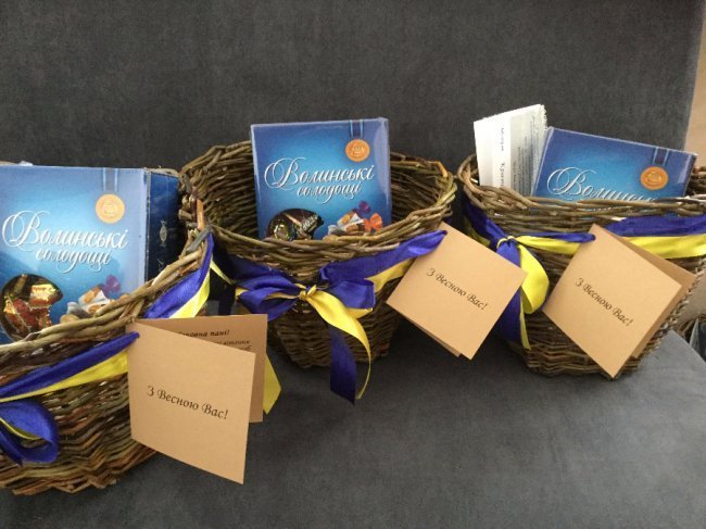 Дідусь нардепа Гузя  зробив 25 кошиків-подарунків