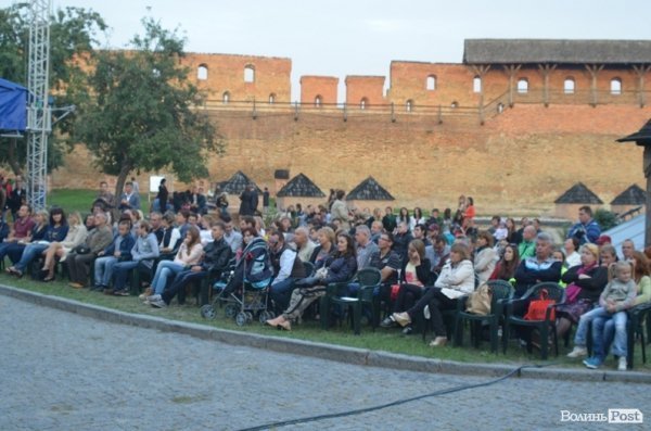 Луцький замок зустрічав останню ніч літа джазом. ФОТО 