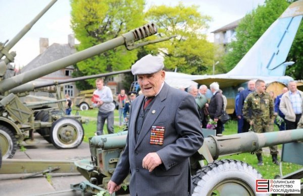 У музеї військової техніки відбулося відкриття оновленої стели Героїв Радянського Союзу. ФОТО