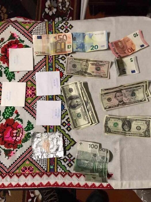 Система хабарів на кордоні: подробиці затримання активістів