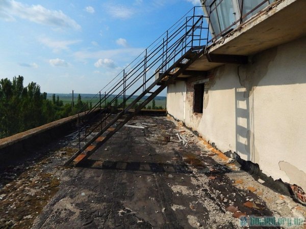 Закинутий аеропорт за Луцьком зсередини. ФОТО