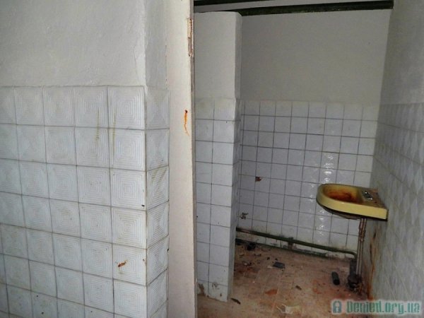 Закинутий аеропорт за Луцьком зсередини. ФОТО