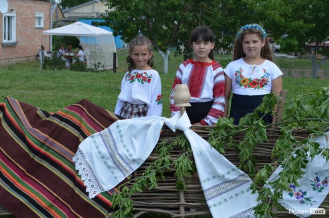 Новий майданчик і перше велике гуляння: в Оздові біля Луцька відсвяткували День села. ФОТО