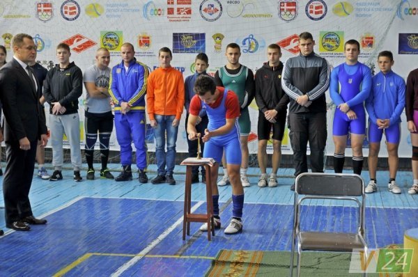 У Луцьку змагалися штангісти. ФОТО