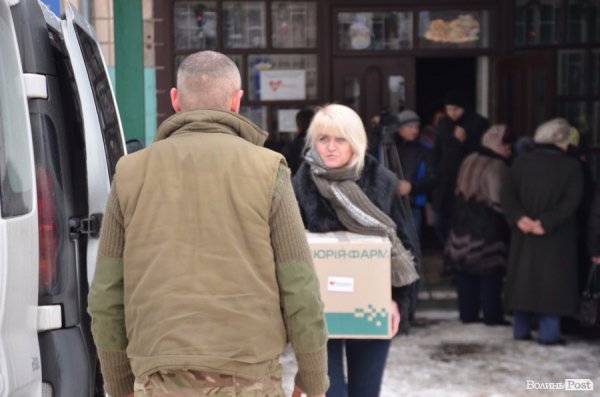 Луцька «Батьківщина» передала на передову смаколики та ремнабори для бійців