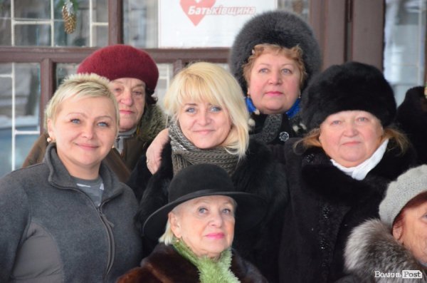 Луцька «Батьківщина» передала на передову смаколики та ремнабори для бійців