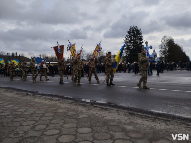 На Волині провели в останню путь Героя Олександра Смолярчука