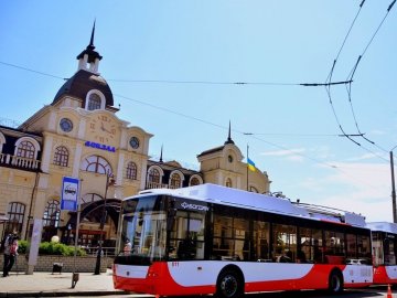 У Луцьку тимчасово змінюють графік руху тролейбуси №4 і 4а: не їхатимуть до залізничного вокзалу