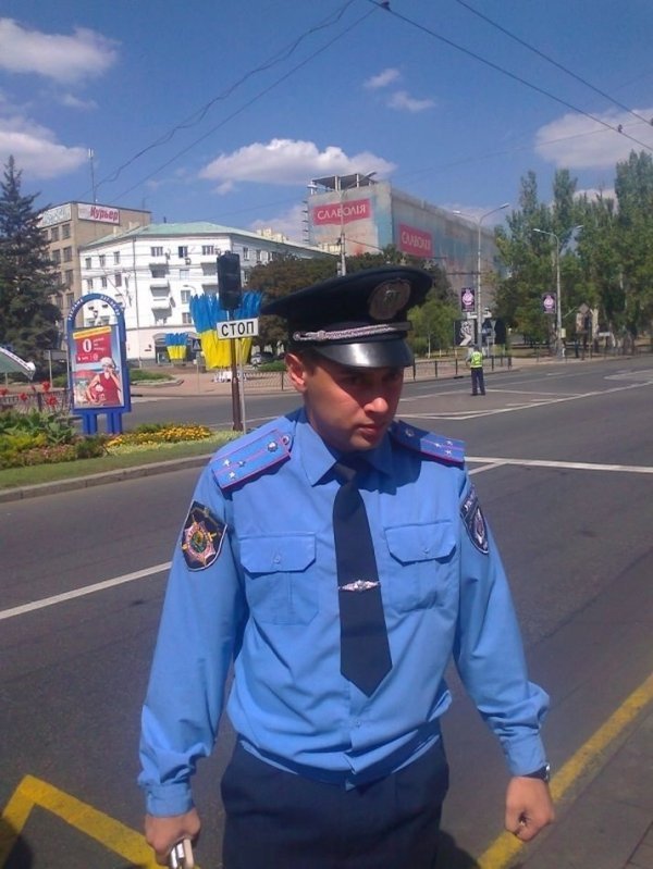 Донеччан через Януковича замкнули в тролейбусі. ФОТО