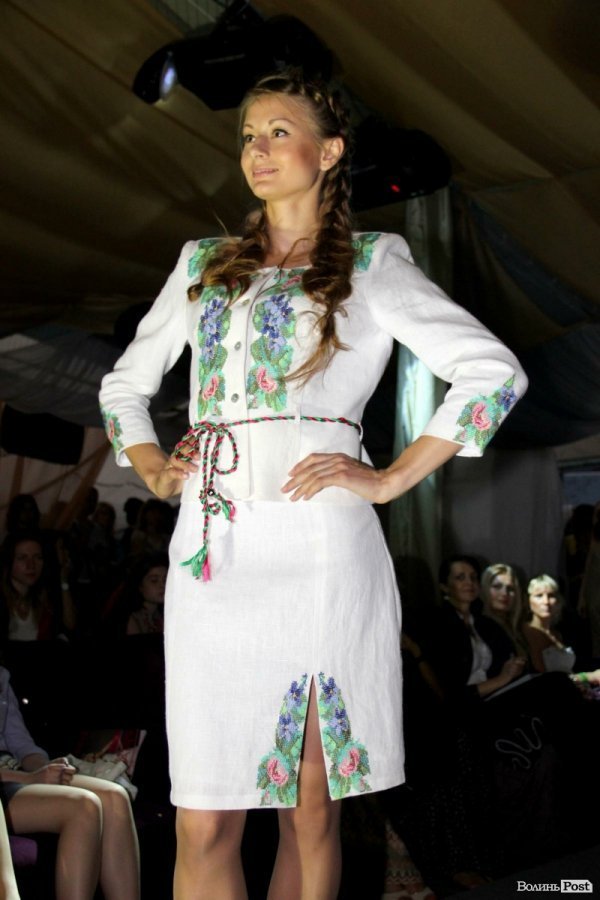 Довгоногі красуні, купальники, сукні: День моди в Луцьку. ФОТО