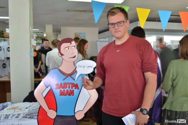 Пластилін, поп-корн та ЗавтраMan: як у Луцьку «продавали» громадські організації