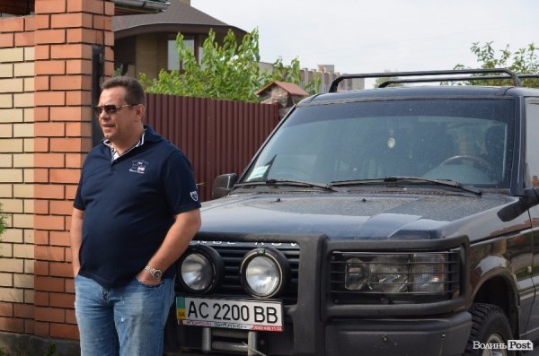 Кравчук пообіцяв купити цеглу на дитбудинок, який хочуть збудувати мало не на його подвір'ї. ФОТО. ВІДЕО