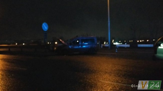 П'яна аварія у Луцьку: автівка врізалась у відбійник