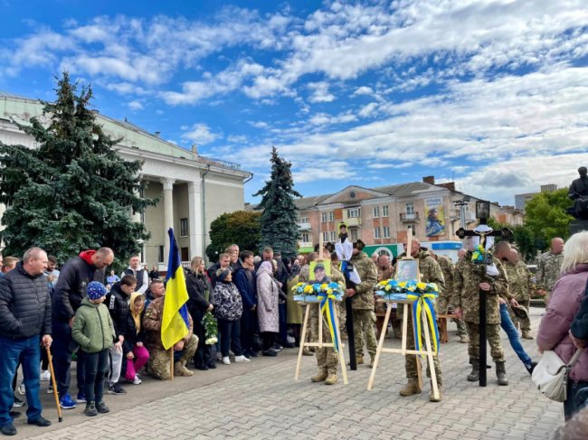 На Волині попрощалися з двома Героями Іваном Вознюком та Андрієм Вовком
