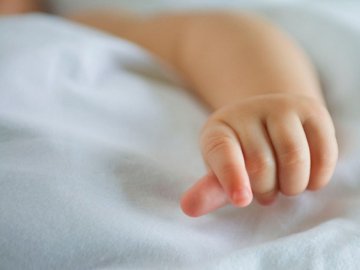 На Донеччині рука 2-річної дитини застрягла в електром’ясорубці 