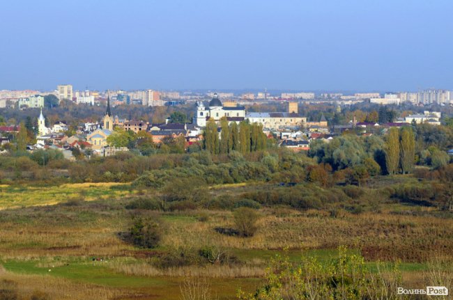 І на «закуску». Осінній краєвид з даху  «Супернови»