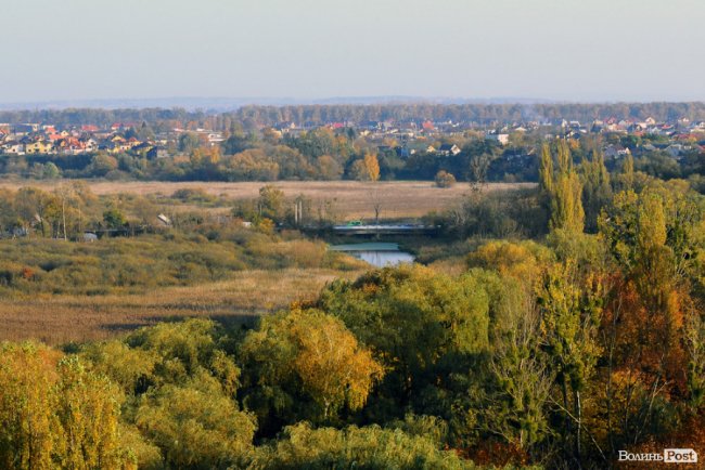 І на «закуску». Осінній краєвид з даху  «Супернови»