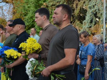 У Луцьку вшанували пам’ять усіх загиблих захисників України. ФОТО