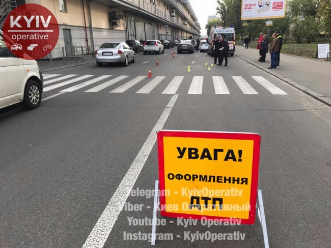 У Києві на переході на смерть збили молоду  жінку