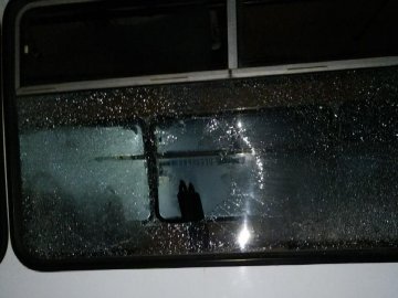 Чоловік обстріляв автобус: четверо людей – поранені
