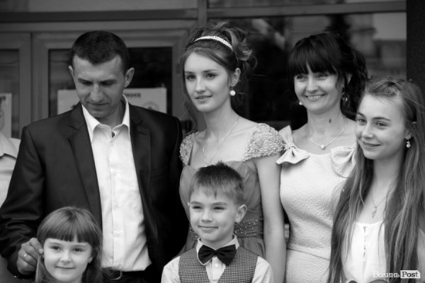 Луцьк відгуляв шкільні випускні. ФОТО