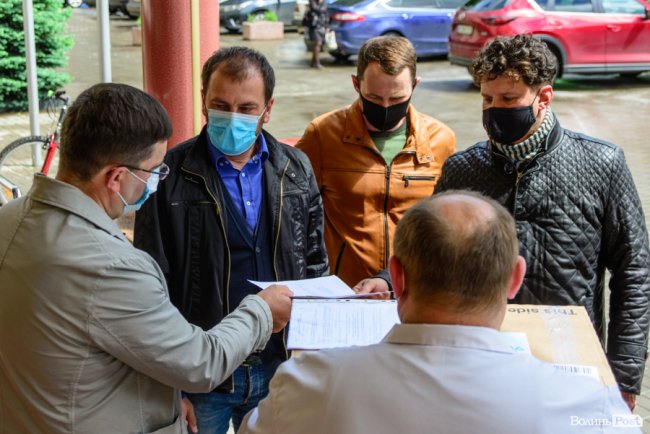 Дві волинські лікарні отримали 1400 швейцарських ІФА-тестів, що визначають антитіла до COVID-19. ФОТО