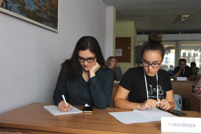 Парламентські дебати в Луцьку: перемогли харків’яни. ФОТО