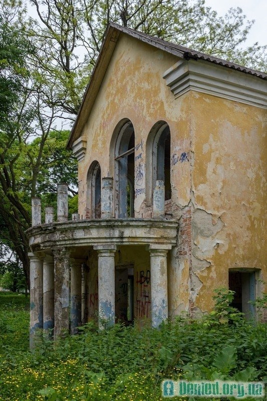 Закинута садиба магнатів на Ковельщині. ФОТО