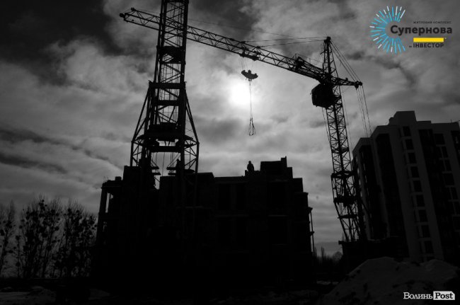 На луцькому ЖК «Супернова» зводять одночасно 5 будинків. ФОТО