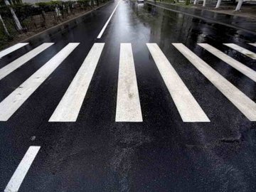 У Луцьку просять облаштувати «зебру» поблизу школи