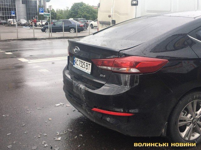 У Луцьку на Рівненській – подвійна аварія. ФОТО