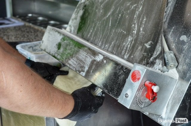 Вперше у Луцьку – піца без бортиків*