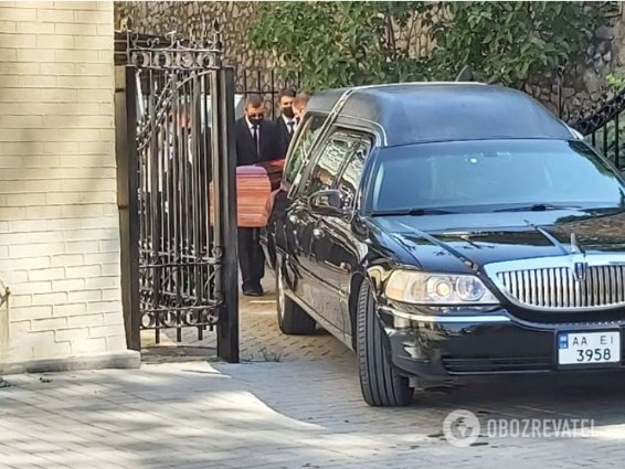 У Києві прощаються з легендарним Григорієм Чапкісом. ФОТО