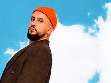 Співак з Луцька MONATIK озвучив назву зупинки електрички 