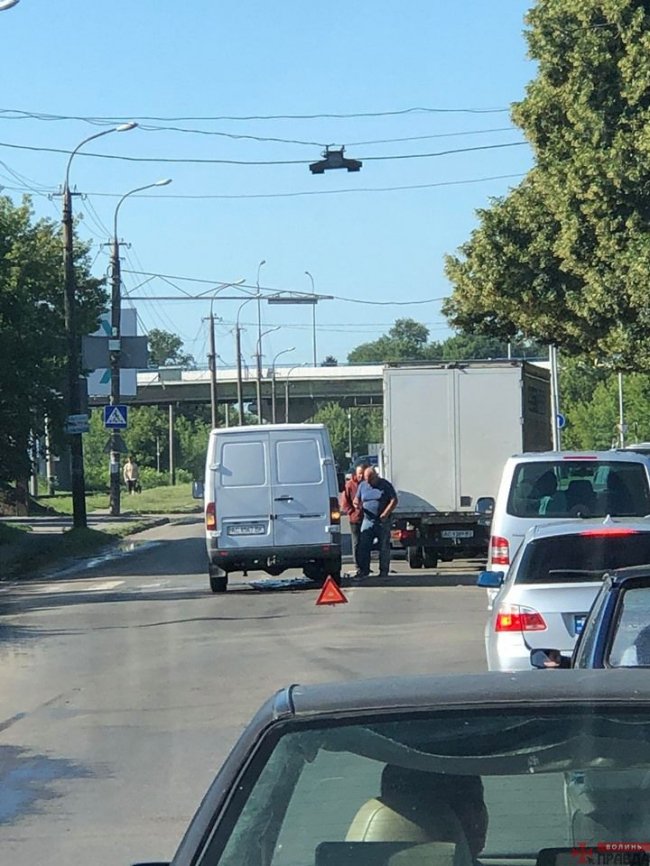 У Луцьку зіткнулися два авто Mercedes