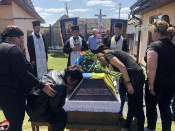 На Волині провели в останню дорогу Героя Дмитра Софронова