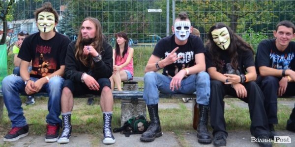 Як тисячі людей відривалися на фестивалі «Захід». ФОТО