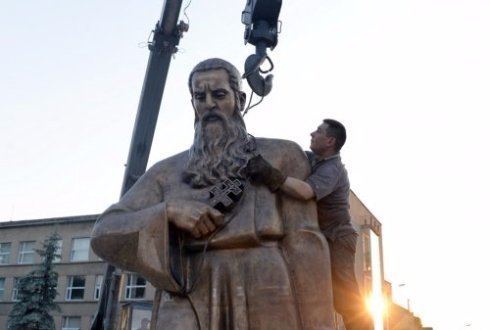 У Львові встановили пам'ятник митрополиту Андрею Шептицькому. ФОТО