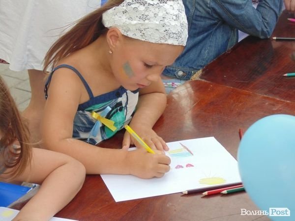 У Луцьку розпочався мистецький марафон на підтримку Нацгвардії. ФОТО